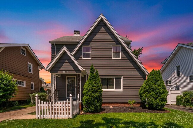 Building Photo - 3544 Tuttle Ave