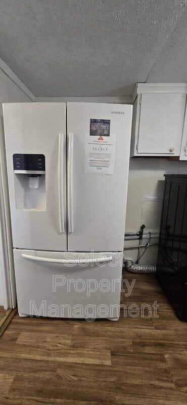 Building Photo - 2425 White Oak Ave