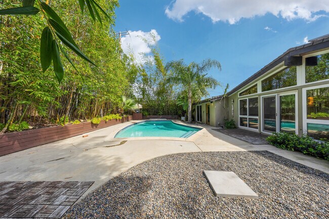 Building Photo - 16439 Kingsbury St