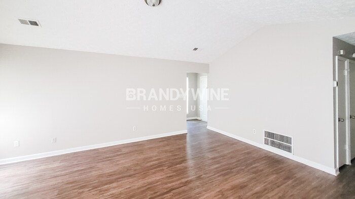 Building Photo - 281 Independence Dr