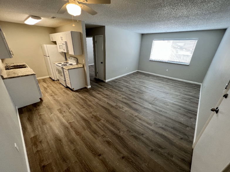 Building Photo - 221 Jessup St