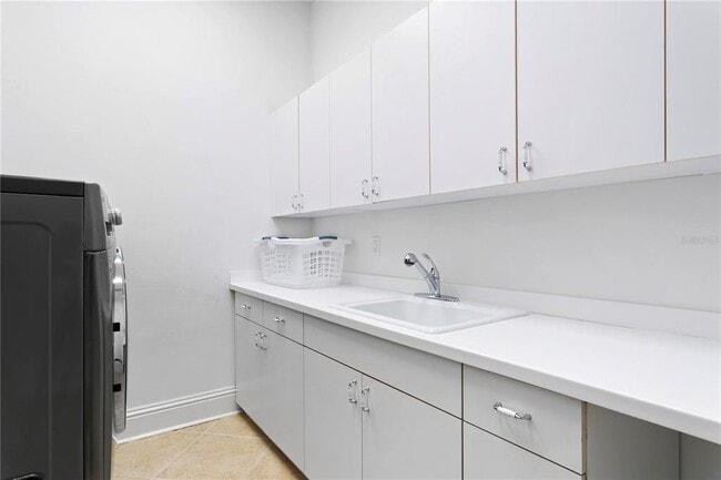 Building Photo - 4406 W Azeele St