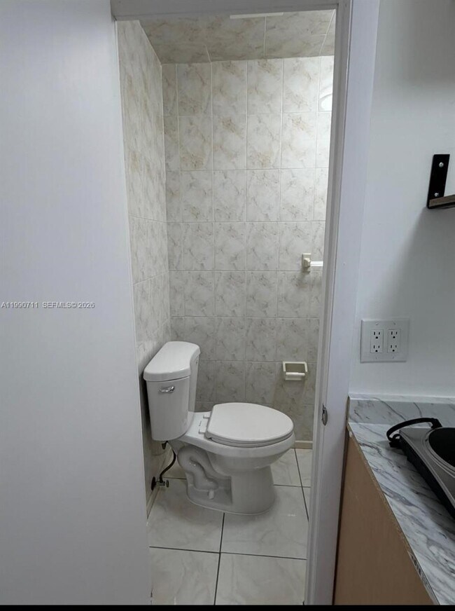 Building Photo - 1765 SW 21st St