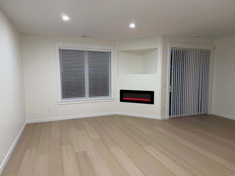 Building Photo - 14147 S Jacobs Way