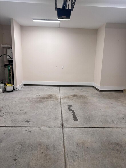Building Photo - 113 Crested Coral Dr