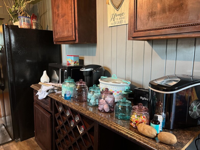 Building Photo - 451 Cook Rd