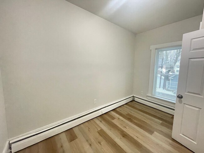 Building Photo - 51 Pennacook St