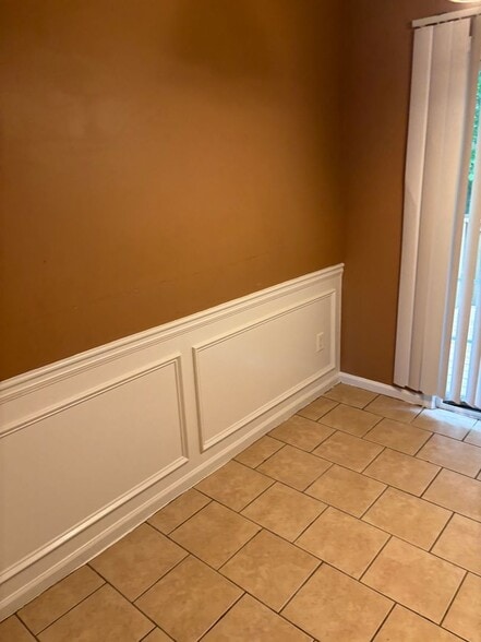 Building Photo - 2987 Fields Dr