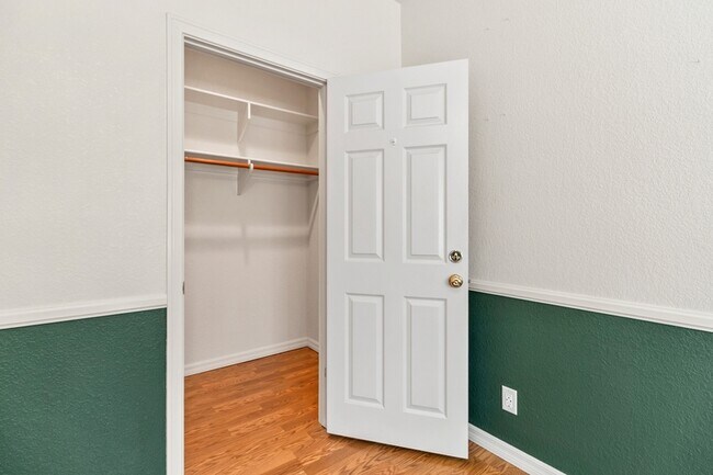 Building Photo - 15543 Vista Vicente Dr