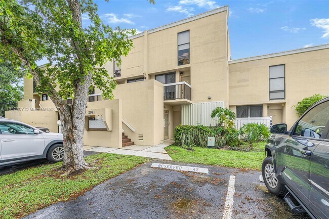 Building Photo - 2911 SW 87th Terrace