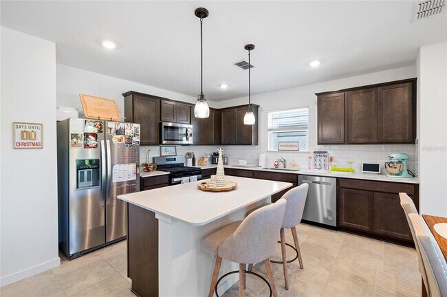 Building Photo - 6214 Golden Bch Dr