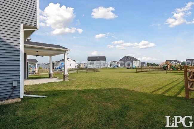 Building Photo - 1038 Stoneleigh Rd