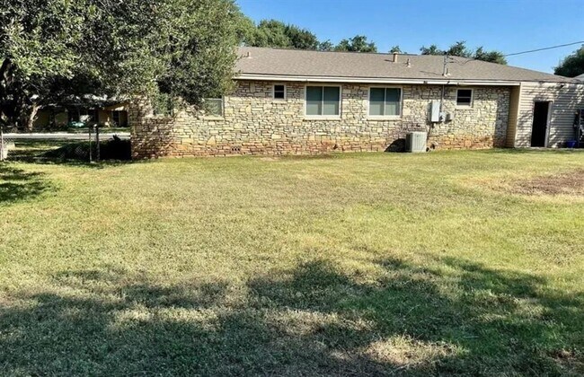 Building Photo - 105 Shannon Ln