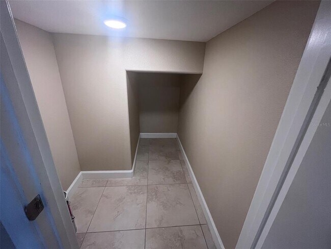 Building Photo - 15150 Evergreen Oak Loop