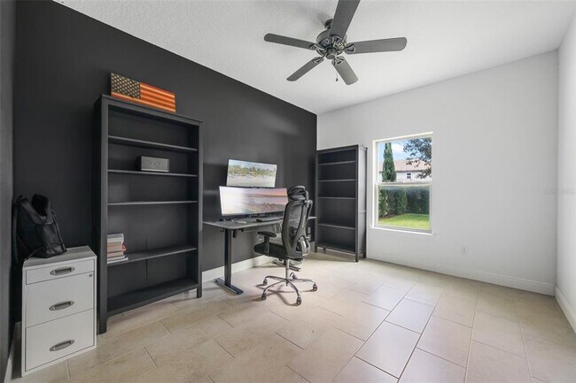 Building Photo - 14289 Lake Preserve Blvd