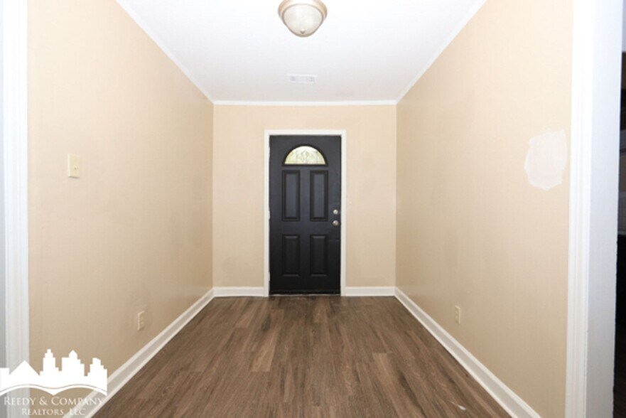 Building Photo - 965 Dillworth St