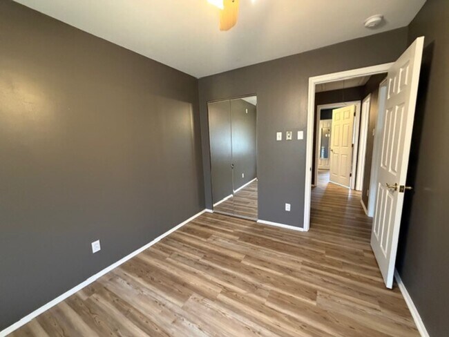 Building Photo - 7489 Hazelcrest Dr