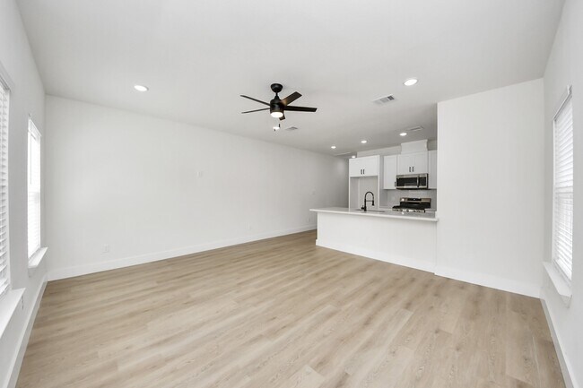 Building Photo - 1314 W Willis St