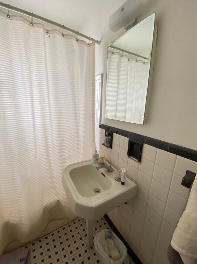 Building Photo - 508 Bonnie Brae Pl