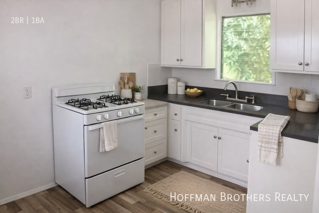 Building Photo - 1018 3rd St