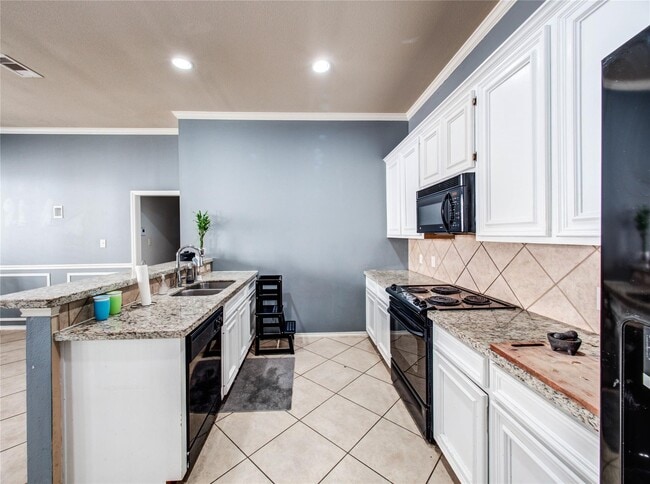 Building Photo - 14926 Tuttle Point Dr