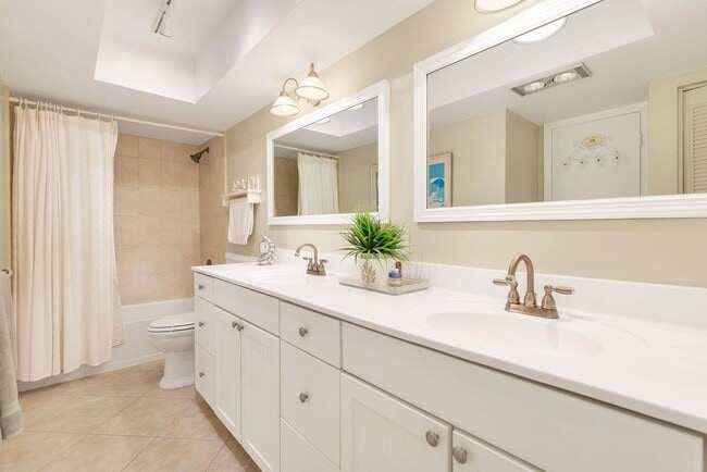 Building Photo - 907 Marina Dr