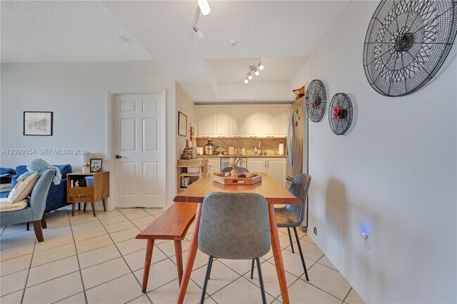 Building Photo - 3500 Coral Wy