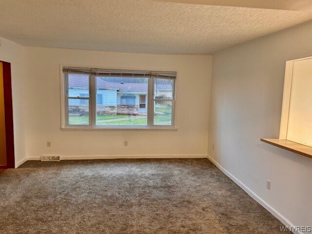 Building Photo - 9563 Oakland St