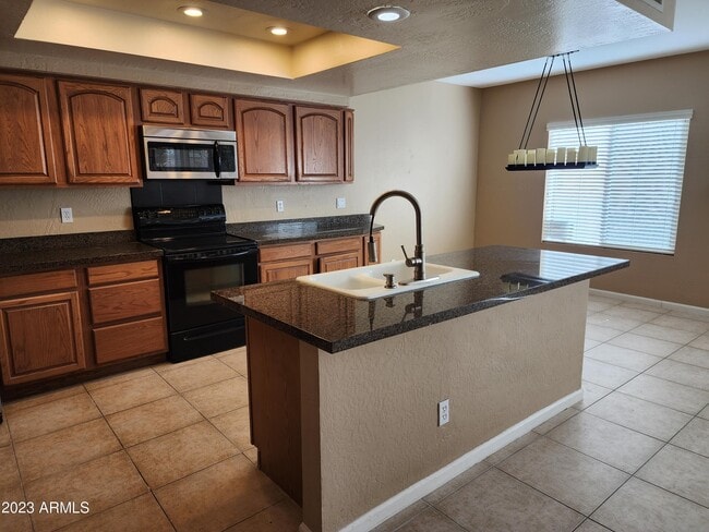 Building Photo - 6435 E Redmont Dr
