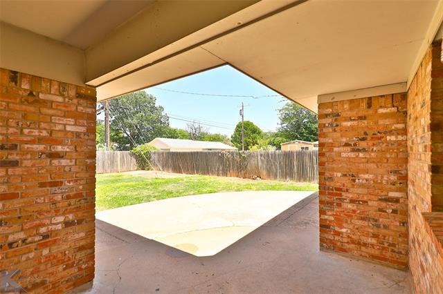 Building Photo - 3718 Brookhollow Dr