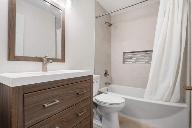 Building Photo - 5516 Baneberry Ave