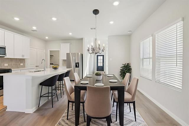 Building Photo - 717 Leavenworth Dr