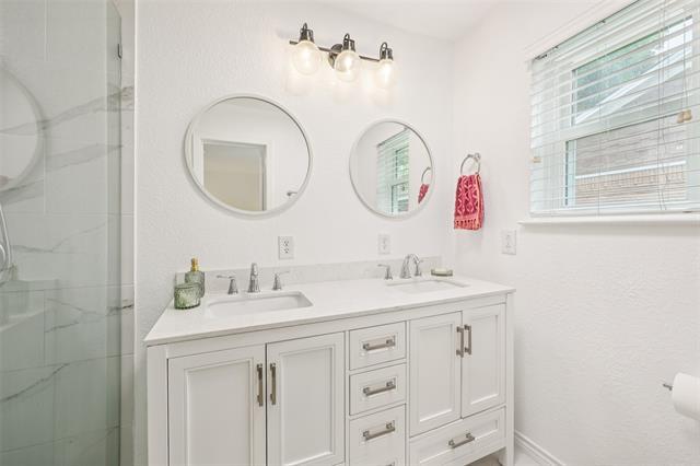 Building Photo - 11839 Duxbury Dr