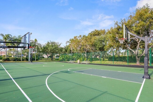 Building Photo - 874 NW 170th Terrace