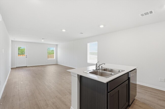 Building Photo - 1141 Northfield Dr