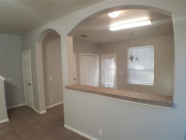 Building Photo - 2502 Allred Dr