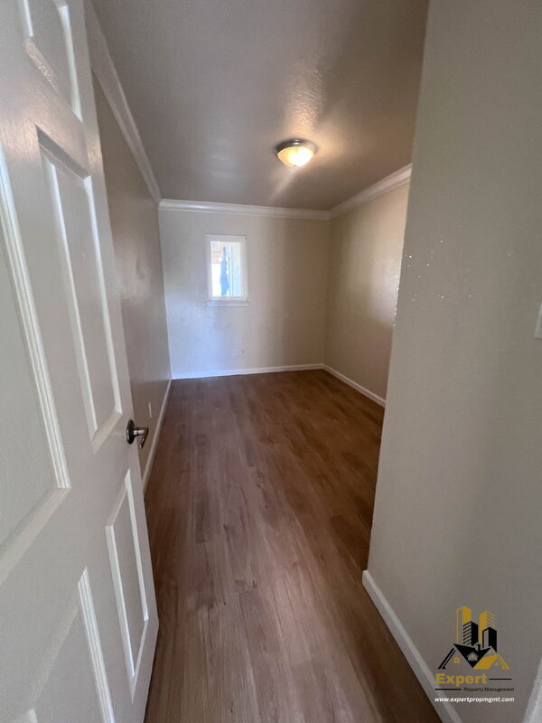 Building Photo - 480 Lindley Dr