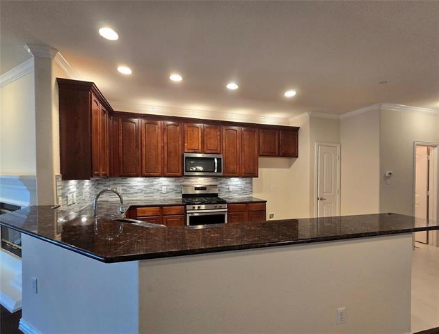 Building Photo - 8900 Paradise Dr