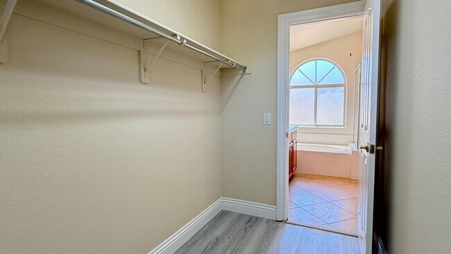 Building Photo - 5141 Moose Falls Dr
