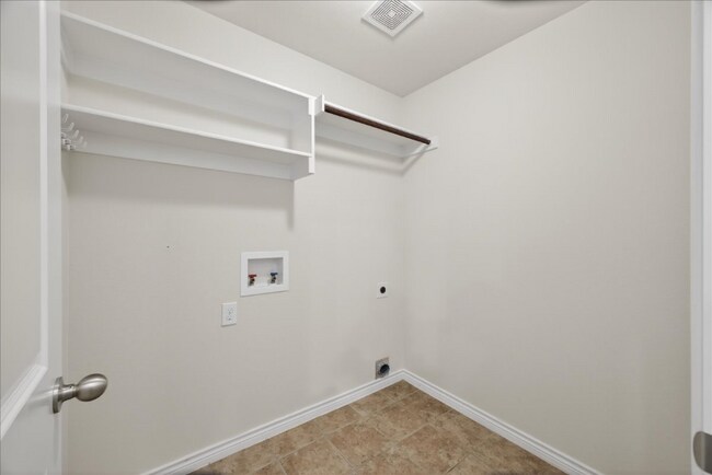 Building Photo - 6124 Amberjack Trail