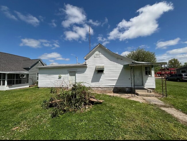 Building Photo - $290 Month $500 Down