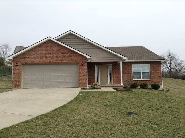 Primary Photo - 756 Ginger Ridge Dr