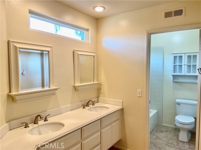 Building Photo - 28732 Rancho Del Lago