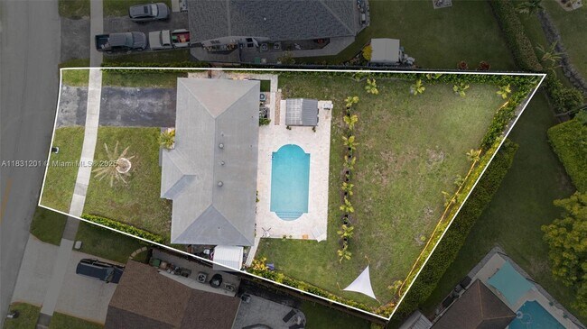 Building Photo - 12811 SW 9th Pl
