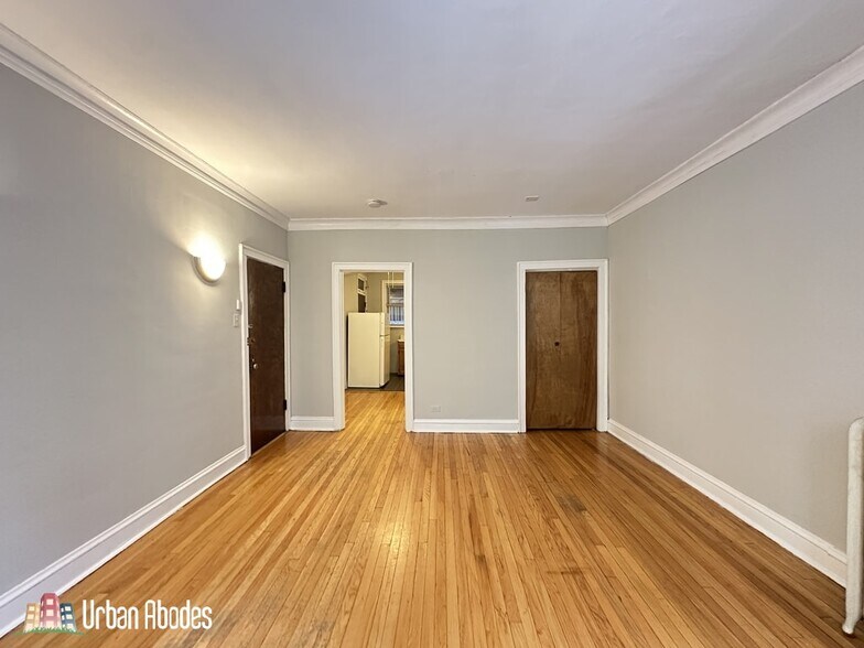 Building Photo - 4224 N Paulina St