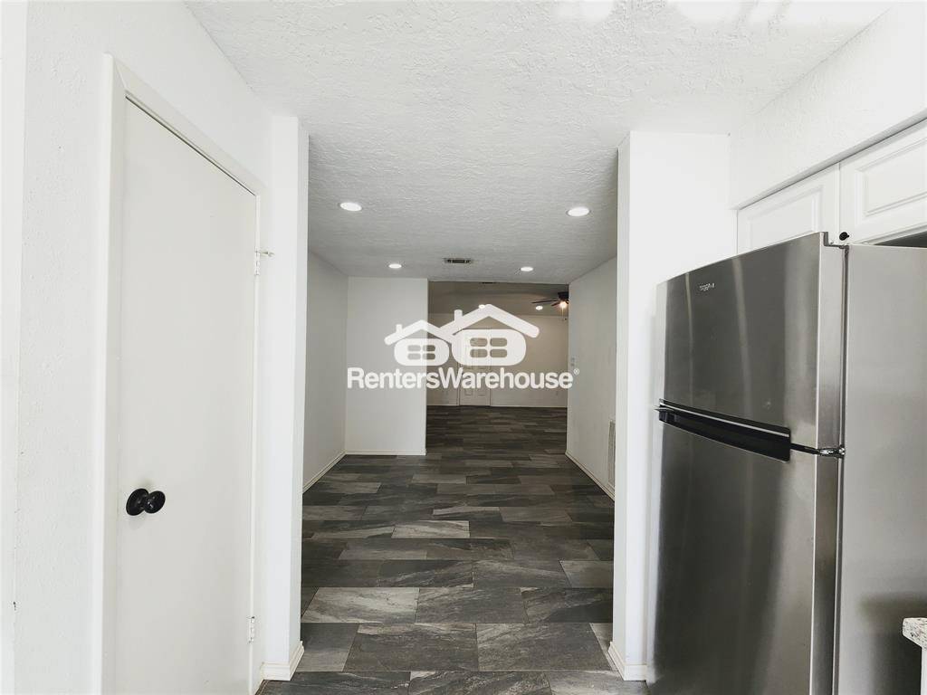 Building Photo - 1619 Merton Dr
