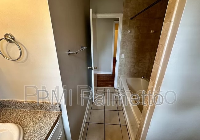 Building Photo - 145 Gala Dr