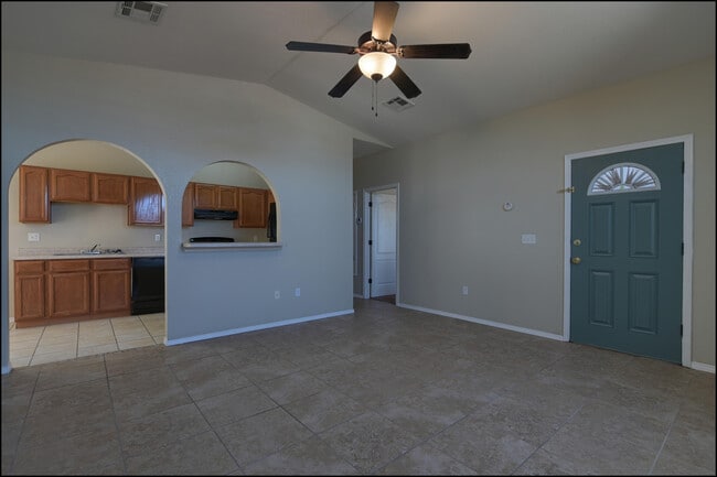 Building Photo - 14408 Escalera Dr