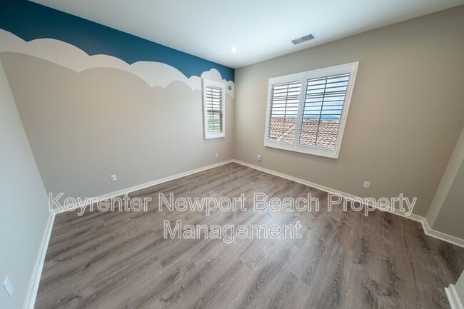 Building Photo - 172 Milky Wy