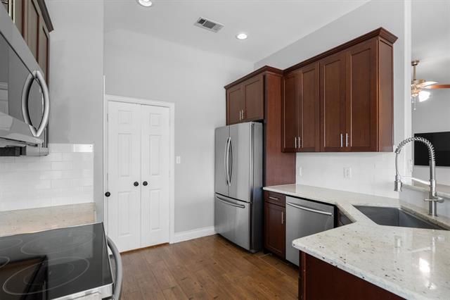 Building Photo - 144 Price Cir